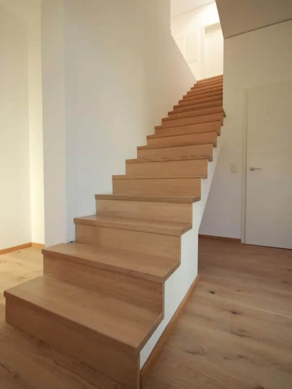 Holztreppe Hannover – Echtholz-Stufen vom Profi